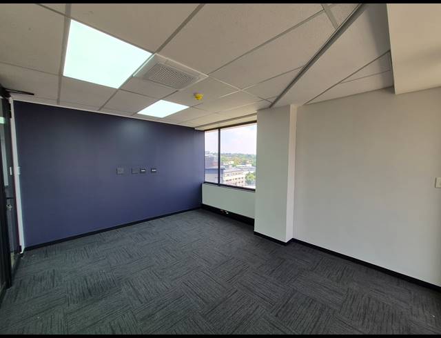 202M² OFFICE TO LET IN SANDOWN